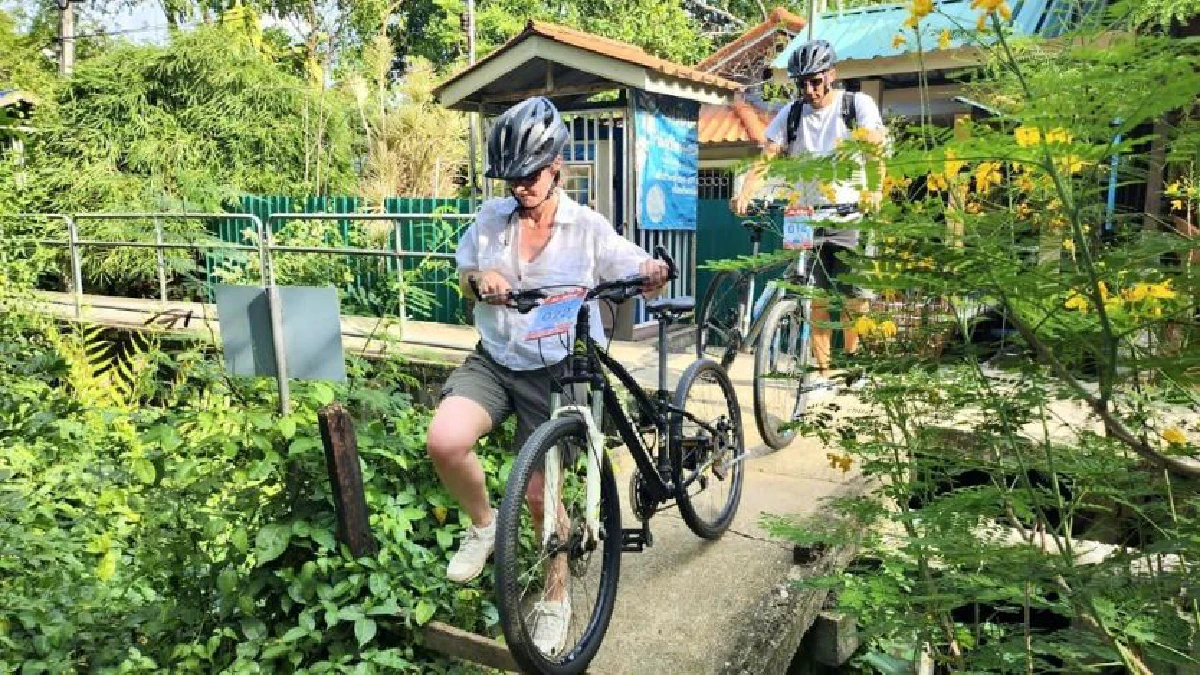 Bangkok Zoo Safari Cycling Tour 2 Days